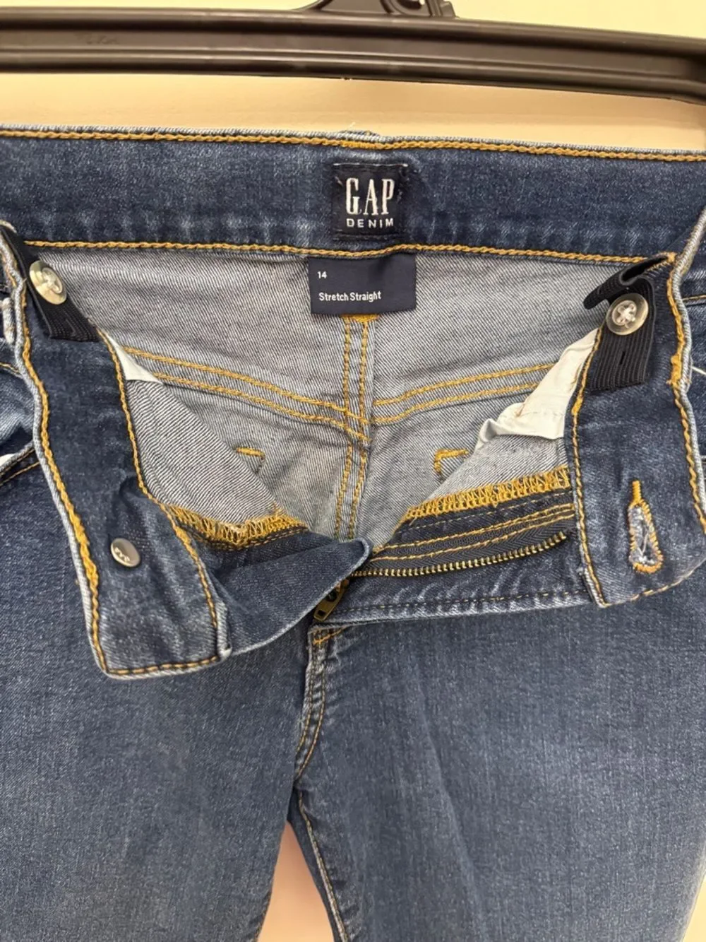 GAP Medium Wash Denim Straight Leg Jeans Minimalist‎